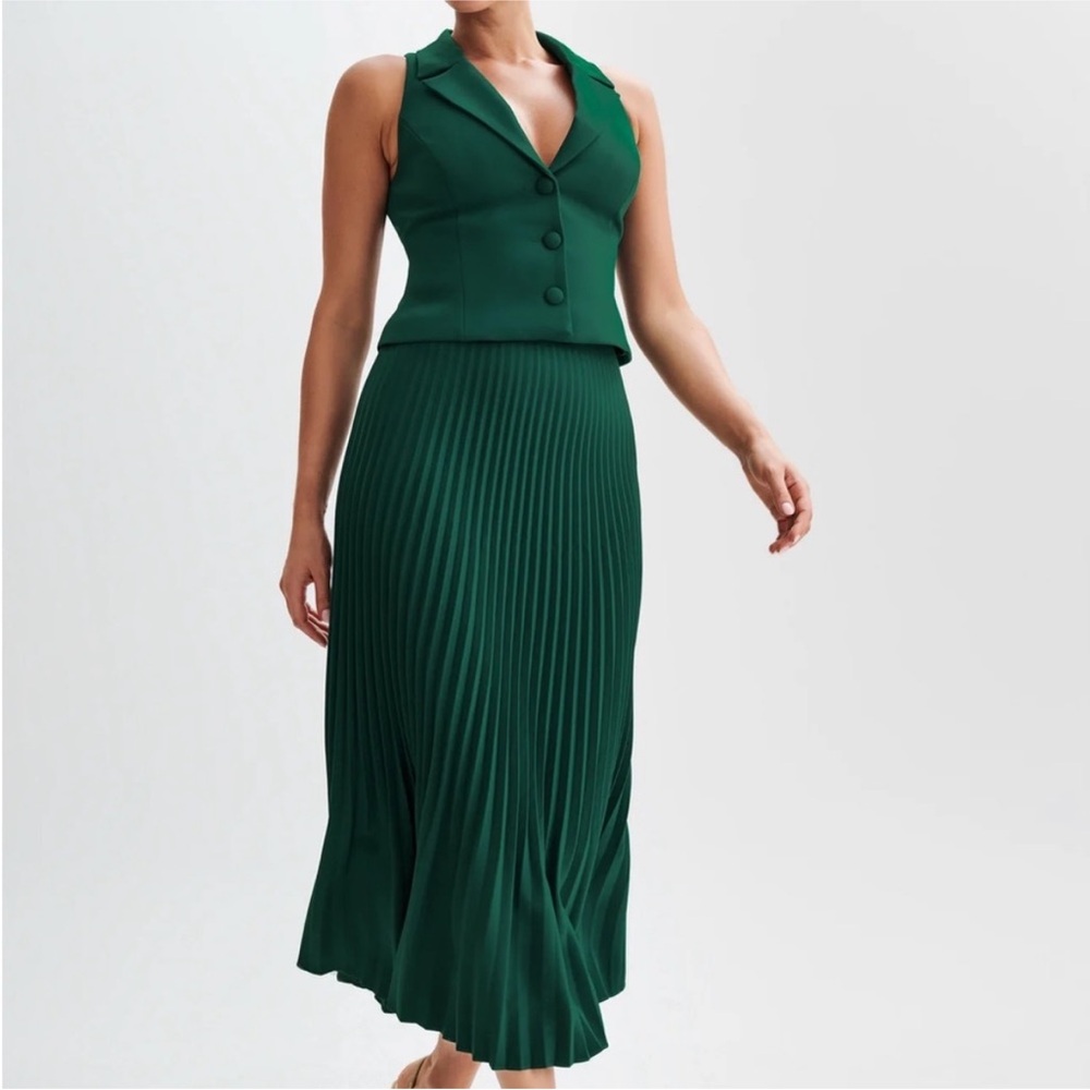 NWT Twyla pleated suiting maxi skirt in forest green